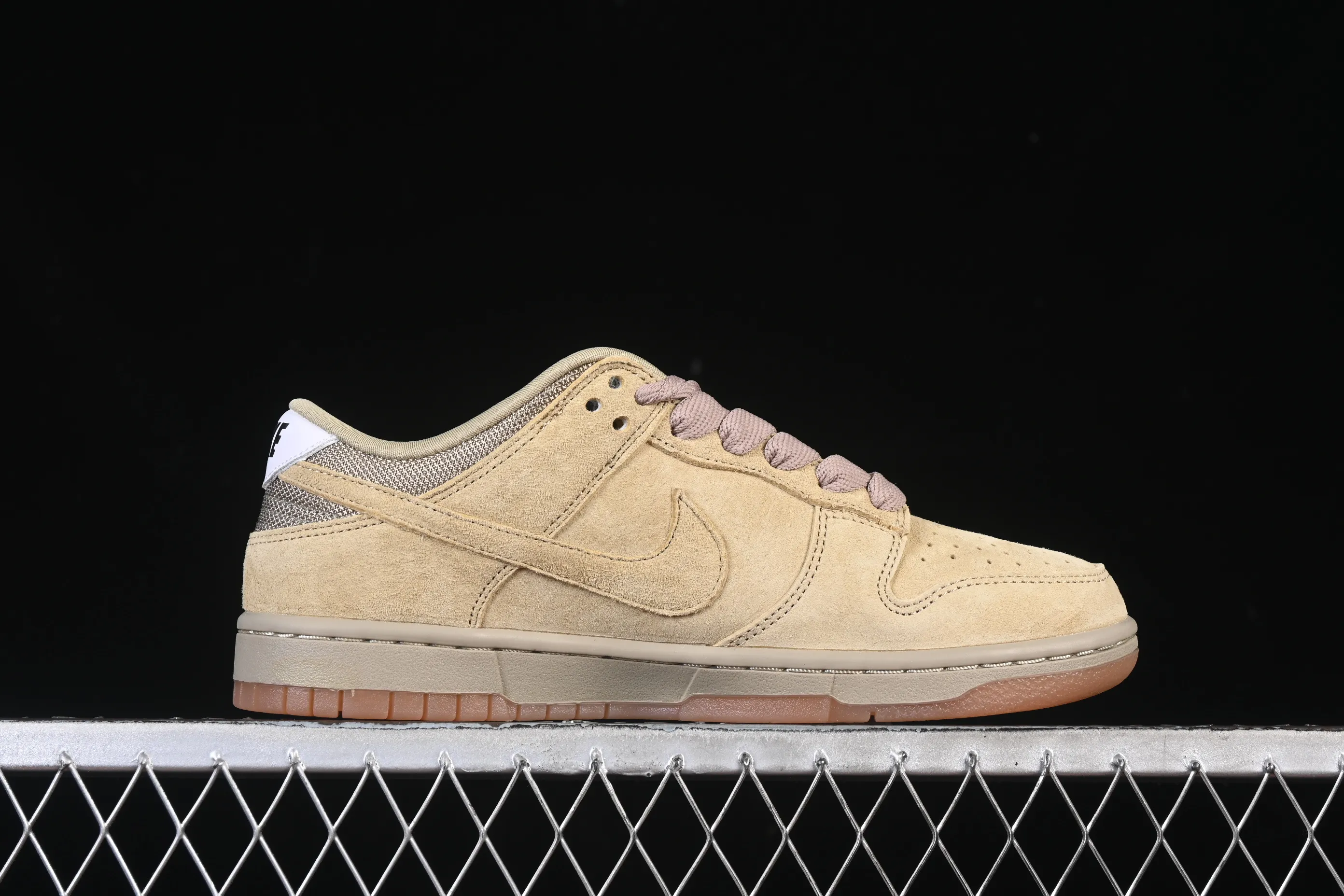 All Categories Nk SB Dunk Series Nk SB Dunk Low Low-top sneakers Nike SB Dunk Low Pro B "Parachute Beige" Desert Khaki Low-top casual sneakers HJ0367-200
